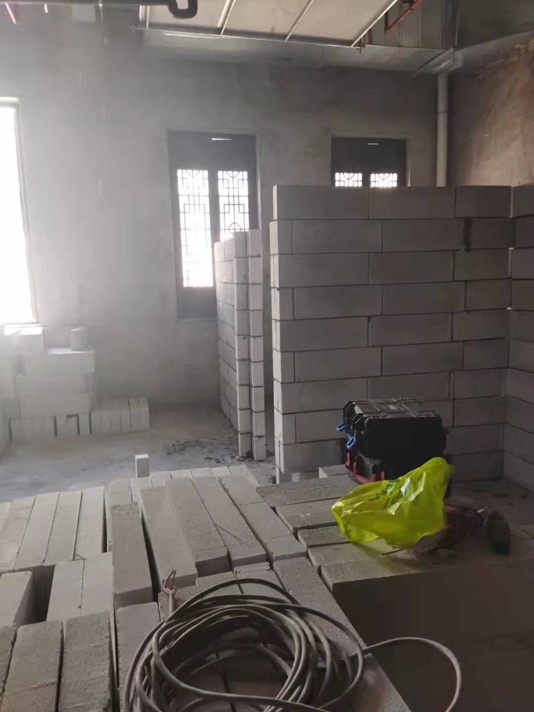 加气砖隔墙施工现场